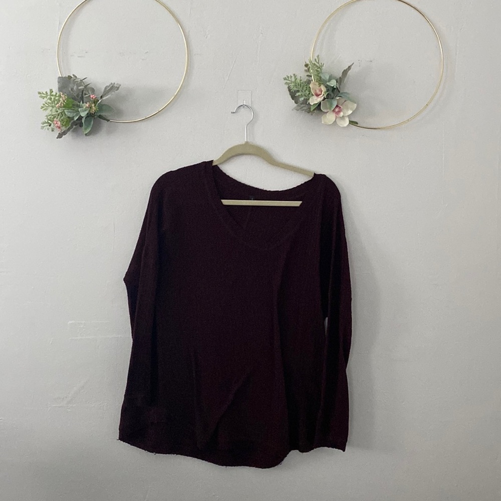 Oversized, off the shoulder maroon thermal